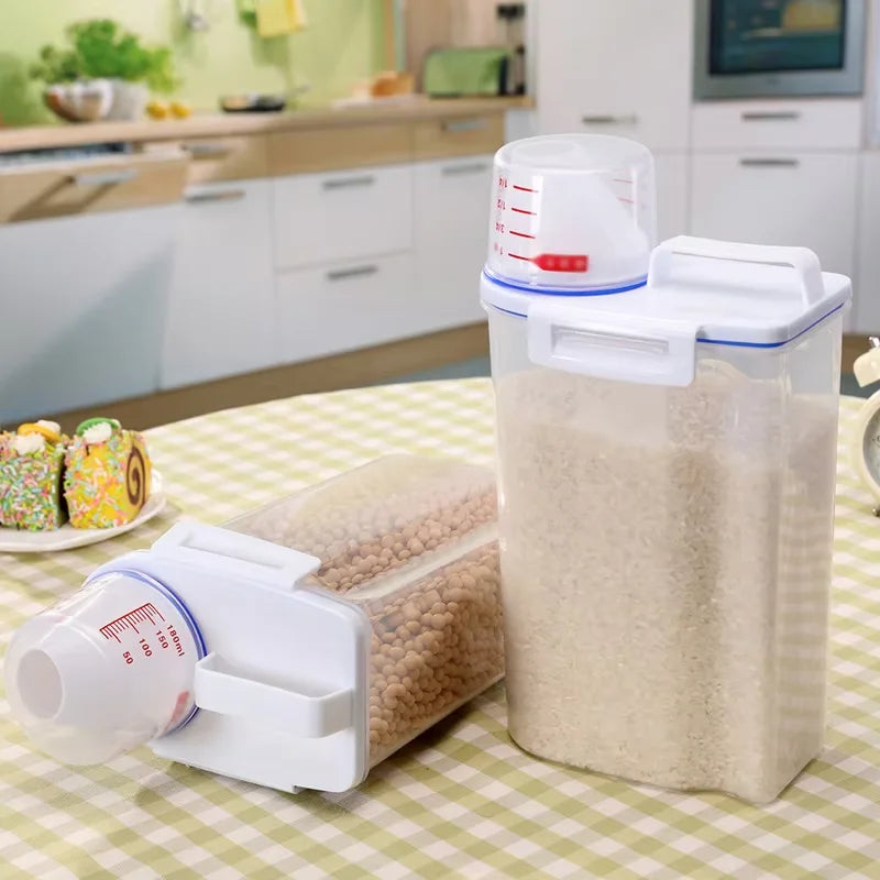 Contenants de stockage avec tasse graduée